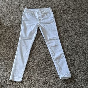White skinny jeans